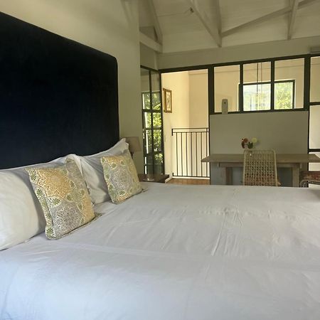 פרנצ'הוק Comfortable Room With Large En Suite Bathroom מראה חיצוני תמונה