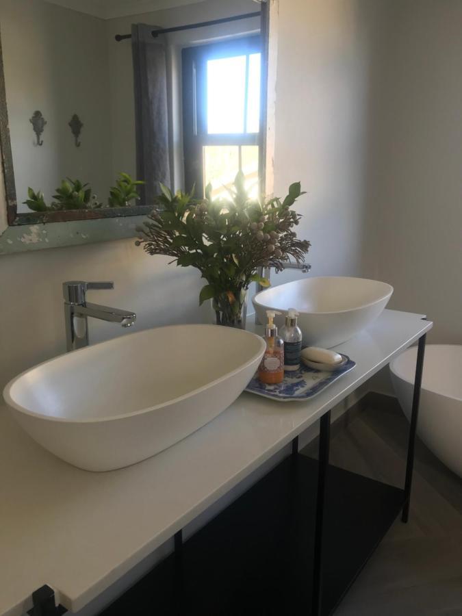 פרנצ'הוק Comfortable Room With Large En Suite Bathroom מראה חיצוני תמונה